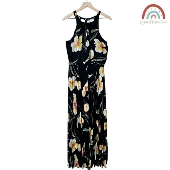 Premier Amour Floral Halter Pleated Chiffon Maxi Dress - Picture 2 of 10